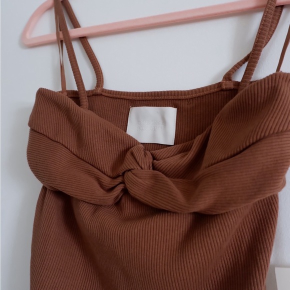 CITIZENS OF HUMANITY Emi Twist Cami in Malt Ball - Picture 4 of 6